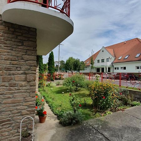 Anna Apartman Heviz Exterior photo