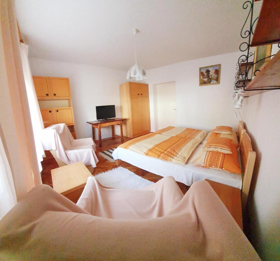 Anna Apartman Heviz Exterior photo