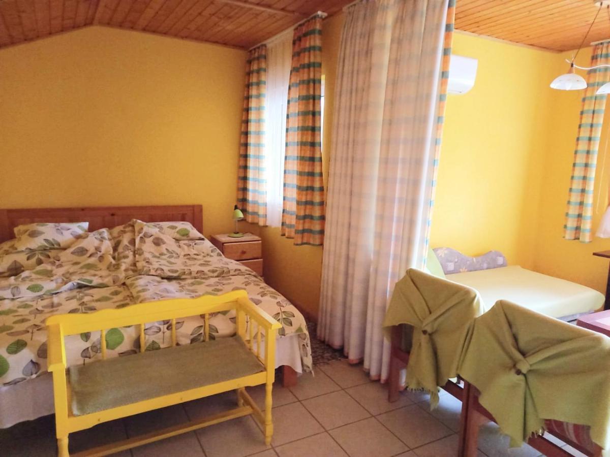 Anna Apartman Heviz Exterior photo