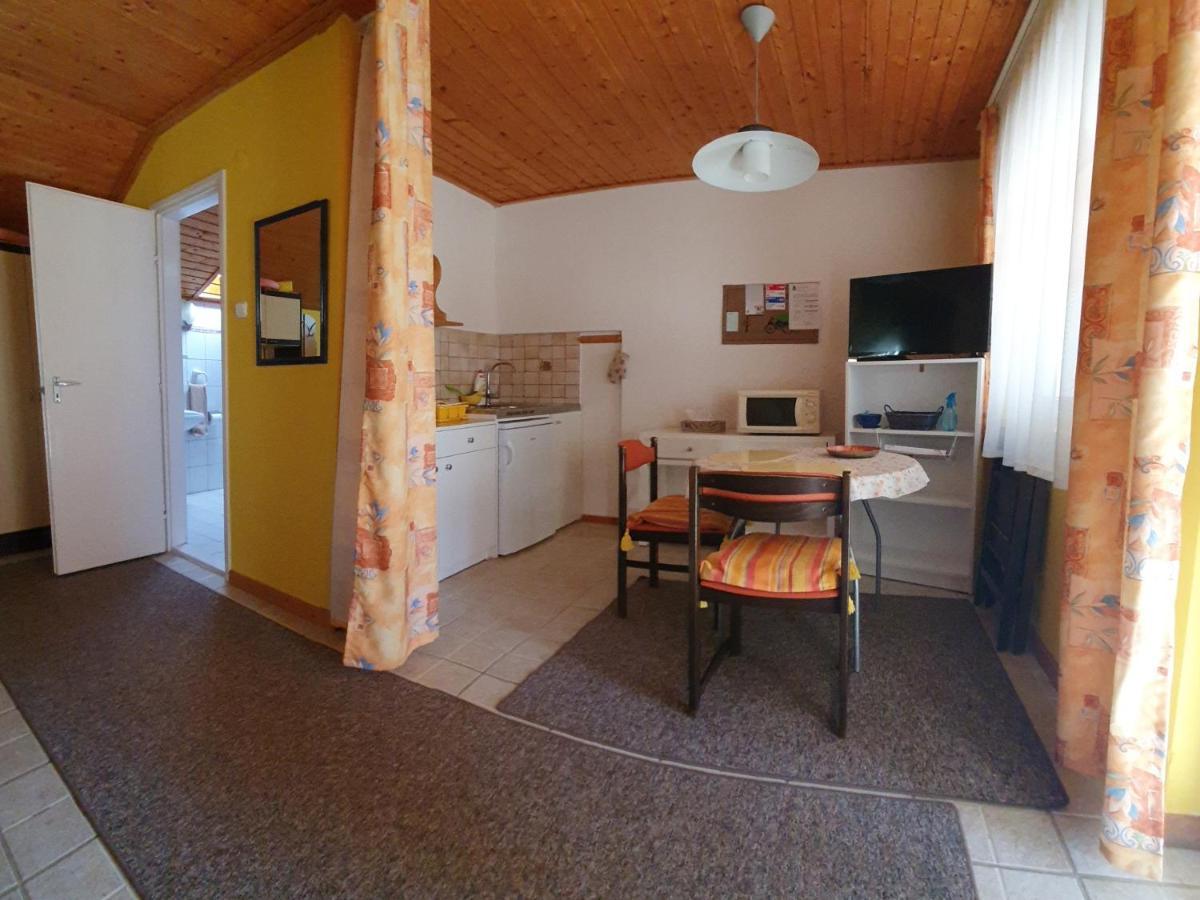 Anna Apartman Heviz Exterior photo